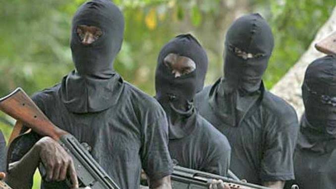 Kidnappers threaten to kill hostages